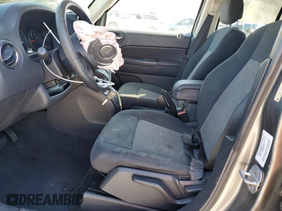 2011 Jeep Patriot Latitude with VIN 1J4NT1GB4BD208737, listed as a Copart auction lot 53394255 with 60,959 mi miles and Salvage Title. Bid and sale history available at carsss.com. Image 7.