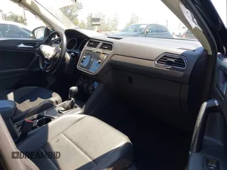 2018 Volkswagen Tiguan SEL z VIN 3VV3B7AX3JM210300, wystawiony jako IAAI lot #42189355 z przebiegiem 83 802 mil mil oraz . Historia ofert i sprzedaży dostępna na DreamBid. Obrazek 5.