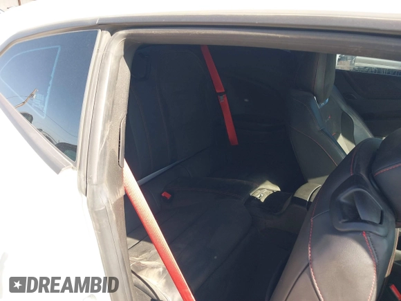 2018 Chevrolet Camaro ZL1 z VIN 1G1FK1R60J0165882, wystawiony jako IAAI lot #41859936 z przebiegiem Nie podano mil oraz . Historia ofert i sprzedaży dostępna na DreamBid. Obrazek 8.