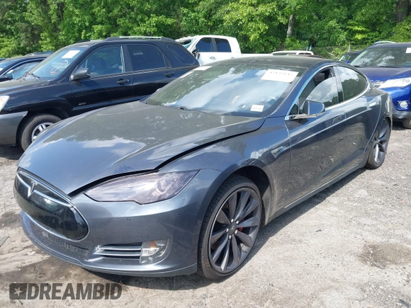 2014 Tesla Model S P85D with VIN 5YJSA1H29EFP63032, listed as a IAAI auction lot 42132145 with Not Provided miles and . Bid and sale history available at DreamBid. Image 16.