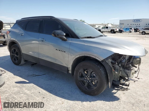 2023 Chevrolet Blazer LT z VIN 3GNKBCR44PS198523, wystawiony jako Copart lot #52580565 z przebiegiem 28 517 mil mil oraz Szkoda całkowita • Salvage title. Historia ofert i sprzedaży dostępna na DreamBid. Obrazek 4.