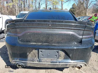 2019 Dodge Charger Scat Pack z VIN 2C3CDXGJ3KH740055, wystawiony jako IAAI lot #41736718 z przebiegiem 68 934 mil mil oraz . Historia ofert i sprzedaży dostępna na DreamBid. Obrazek 16.