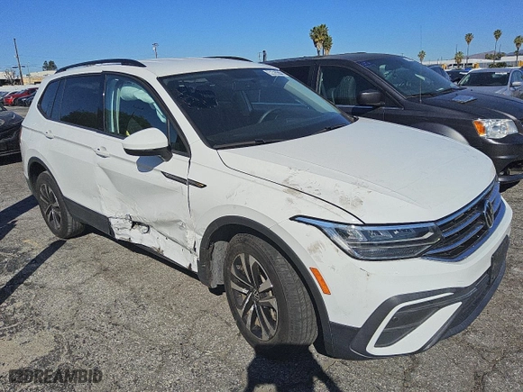 2022 Volkswagen Tiguan S with VIN 3VV1B7AXXNM071828, listed as a Copart auction lot 46053175 with 29,875 mi miles and Clean Title. Bid and sale history available at carsss.com. Image 4.