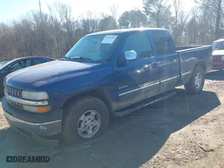 2002 Chevrolet Silverado 1500 LT with VIN 2GCEK19T921226130, listed as a IAAI auction lot 41397105 with 298,115 mi miles. Bid and sale history available at carsss.com. Image 2.