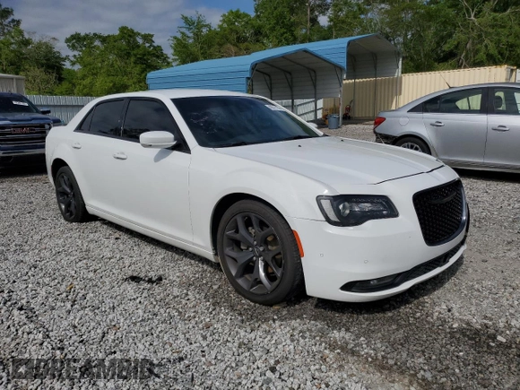 2021 Chrysler 300 S z VIN 2C3CCABG5MH541488, wystawiony jako Copart lot #49311155 z przebiegiem 80 806 mil mil oraz Szkoda całkowita • Salvage title. Historia ofert i sprzedaży dostępna na DreamBid. Obrazek 4.