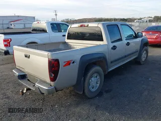 2004 Chevrolet Colorado 1SB LS Z85 with VIN 1GCDT136548164608, listed as a IAAI auction lot 41612392 with 252,835 mi miles. Bid and sale history available at carsss.com. Image 4.