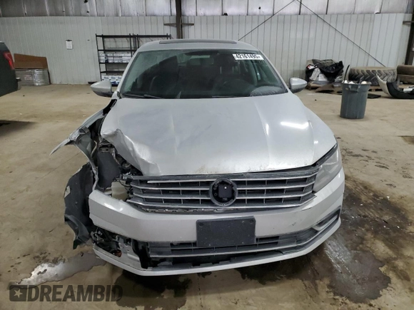 2018 Volkswagen Passat SE with VIN 1VWBA7A3XJC051218, listed as a Copart auction lot 42161495 with 86,219 mi miles and Salvage title. Bid and sale history available at DreamBid. Image 5.
