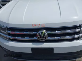 2019 Volkswagen Atlas SEL Premium z VIN 1V2NR2CA2KC530661, wystawiony jako IAAI lot #42033779 z przebiegiem Nie podano mil oraz . Historia ofert i sprzedaży dostępna na DreamBid. Obrazek 10.