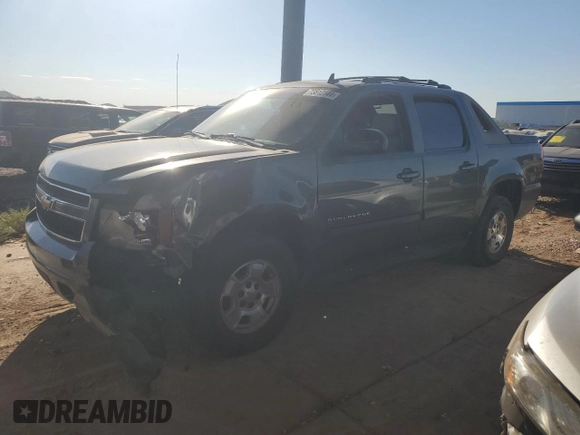 2011 Chevrolet Avalanche LS with VIN 3GNMCEE00BG100796, listed as a Copart auction lot 73812144 with 216,694 mi miles and Salvage Title. Bid and sale history available at carsss.com. Image 1.