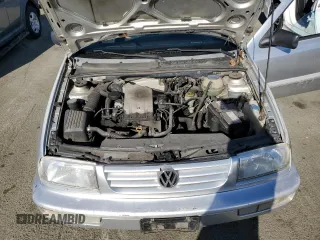 1998 Volkswagen Jetta z VIN 3VWRB81HXWM136725, wystawiony jako Copart lot #71419064 z przebiegiem 160 685 mil mil oraz Szkoda całkowita • Salvage title. Historia ofert i sprzedaży dostępna na DreamBid. Obrazek 11.