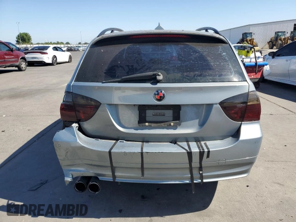 2007 BMW 3 Series 328xi z VIN WBAVT73597FZ36409, wystawiony jako Copart lot #61231975 z przebiegiem 236 005 mil mil oraz Szkoda całkowita • Salvage title. Historia ofert i sprzedaży dostępna na DreamBid. Obrazek 6.