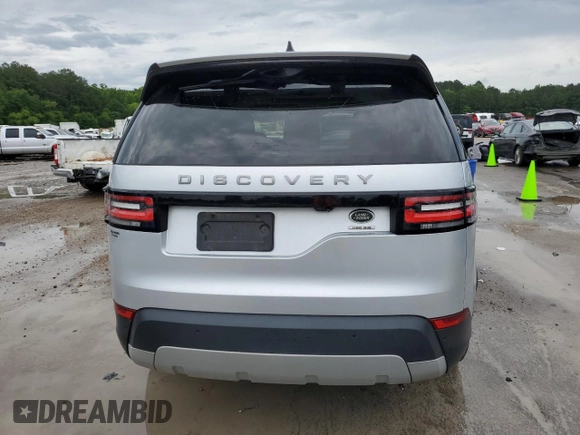 2018 Land Rover Discovery HSE z VIN SALRR2RV9JA071841, wystawiony jako Copart lot #57909925 z przebiegiem 112 020 mil mil oraz Czysty tytuł • Clean title. Historia ofert i sprzedaży dostępna na DreamBid. Obrazek 6.
