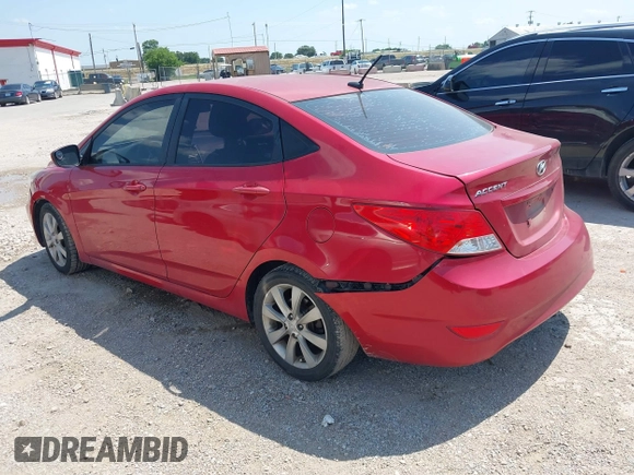 2013 Hyundai Accent GLS z VIN KMHCU4AE6DU350942, wystawiony jako IAAI lot #42417340 z przebiegiem 105 640 mil mil oraz . Historia ofert i sprzedaży dostępna na DreamBid. Obrazek 3.