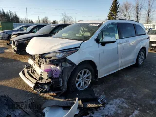 2024 Toyota Sienna LE with VIN 5TDGSKFC4RS112719, listed as a Copart auction lot 41977365 with 0 mi miles and Salvage Title. Bid and sale history available at carsss.com. Image 1.