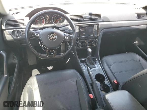 2018 Volkswagen Passat S z VIN 1VWAA7A34JC046737, wystawiony jako Copart lot #54478135 z przebiegiem 70 530 mil mil oraz Nie do naprawy • Non repairable. Historia ofert i sprzedaży dostępna na DreamBid. Obrazek 8.