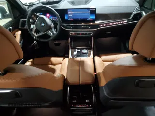 2025 BMW X5 xDrive40i with VIN 5UX23EU09S9Z39667, listed as a Copart auction lot 51668845 with 2,792 mi miles and Clean Title. Bid and sale history available at carsss.com. Image 8.