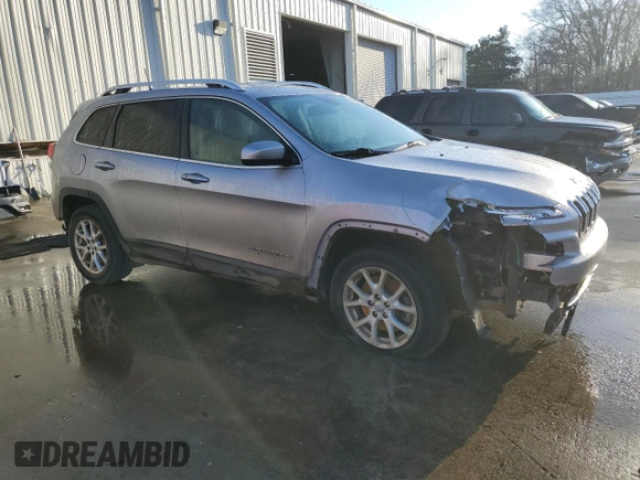 2017 Jeep Cherokee Latitude with VIN 1C4PJLCS9HW650948, listed as a Copart auction lot 43453955 with 140,764 mi miles and Salvage Title. Bid and sale history available at carsss.com. Image 4.