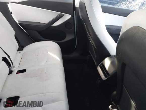2021 Tesla Model Y Long Range with VIN 5YJYGDEE3MF098586, listed as a IAAI auction lot 40939802 with Not Provided miles and . Bid and sale history available at DreamBid. Image 8.