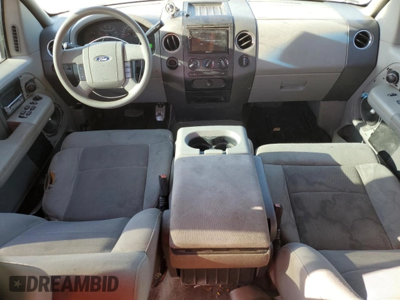 2004 Ford F-150 XLT z VIN 1FTPW12534KA08468, wystawiony jako Copart lot #63341274 z przebiegiem 255 423 mil mil oraz Szkoda całkowita • Salvage title. Historia ofert i sprzedaży dostępna na DreamBid. Obrazek 8.