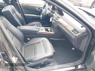 2013 Mercedes-Benz E 350 Luxury z VIN WDDHF5KB8DA727907, wystawiony jako IAAI lot #42476164 z przebiegiem 195 140 mil mil oraz . Historia ofert i sprzedaży dostępna na DreamBid. Obrazek 5.