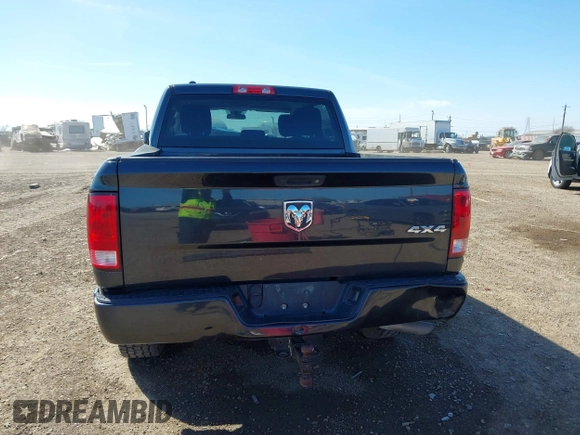 2017 Ram 1500 Express z VIN 1C6RR7KG4HS665409, wystawiony jako IAAI lot #41674384 z przebiegiem 89 187 mil mil oraz . Historia ofert i sprzedaży dostępna na DreamBid. Obrazek 17.