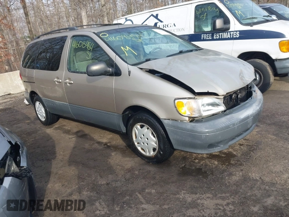 2001 Toyota Sienna CE with VIN 4T3ZF19C91U351141, listed as a IAAI auction lot 41608484 with 325,657 mi miles. Bid and sale history available at carsss.com. Image 1.
