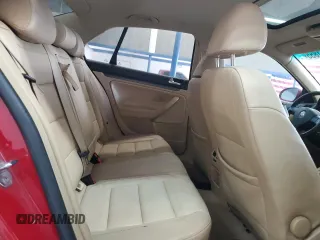 2008 Volkswagen Jetta SE z VIN 3VWRM71K58M033487, wystawiony jako Copart lot #57021855 z przebiegiem 187 167 mil mil oraz Czysty tytuł • Clean title. Historia ofert i sprzedaży dostępna na DreamBid. Obrazek 10.