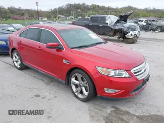 2010 Ford Taurus SHO z VIN 1FAHP2KT4AG122263, wystawiony jako IAAI lot #41930902 z przebiegiem 128 977 mil mil oraz . Historia ofert i sprzedaży dostępna na DreamBid. Obrazek 1.