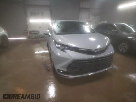 2022 Toyota Sienna XLE Woodland Edition with VIN 5TDASKFC9NS042151, listed as a Copart auction lot 48569555 with 55,656 mi miles and Salvage Title. Bid and sale history available at carsss.com. Image 14.