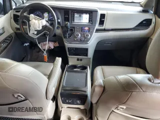 2018 Toyota Sienna XLE Auto Access Seat with VIN 5TDYZ3DC1JS934925, listed as a Copart auction lot 60167375 with 103,859 mi miles and Salvage title. Bid and sale history available at DreamBid. Image 8.