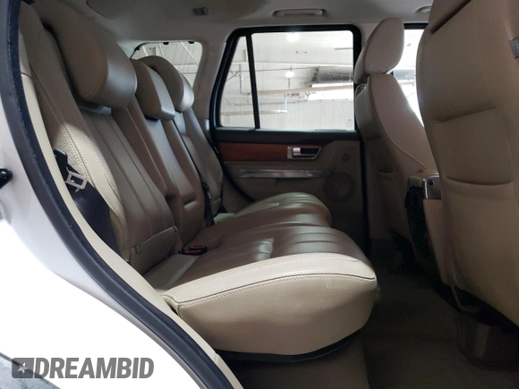 2011 Land Rover Range Rover Sport SC z VIN SALSH2E49BA268320, wystawiony jako Copart lot #55938715 z przebiegiem 134 666 mil mil oraz Szkody całkowita. Historia ofert i sprzedaży dostępna na DreamBid. Obrazek 11.