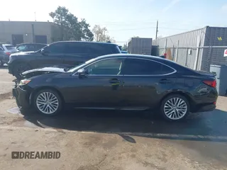 2016 Lexus ES with VIN JTHBK1GG7G2226402, listed as a IAAI auction lot 41882783 with 98,150 mi miles. Bid and sale history available at carsss.com. Image 15.