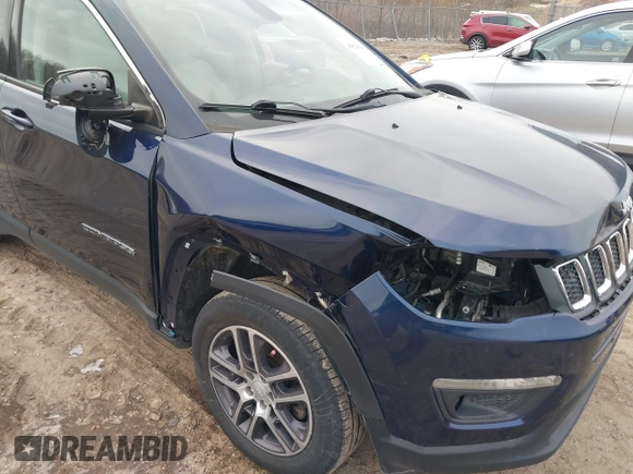 2018 Jeep Compass Altitude with VIN 3C4NJDBB8JT142514, listed as a IAAI auction lot 41528444 with 102,874 mi miles and . Bid and sale history available at carsss.com. Image 6.