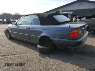 2001 BMW 3 Series 325Ci with VIN WBABS33461JY57192, listed as a Copart auction lot 83082904 with 189,529 mi miles and Salvage Title. Bid and sale history available at carsss.com. Image 2.