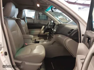 2011 Toyota Highlander with VIN 5TDBK3EHXBS069183, listed as a IAAI auction lot 41543896 with 221,490 mi miles. Bid and sale history available at carsss.com. Image 5.