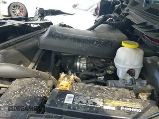 2018 Ram 1500 Express z VIN 1C6RR6KG9JS292660, wystawiony jako IAAI lot #42440516 z przebiegiem 51 182 mil mil oraz . Historia ofert i sprzedaży dostępna na DreamBid. Obrazek 19.