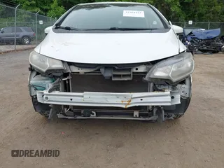 2016 Honda Fit EX с VIN JHMGK5H77GS004034, выставлен на аукционе IAAI как лот 42364161 с пробегом 127 234 миль миль и . История ставок и продаж доступна на DreamBid. Изображение 6.