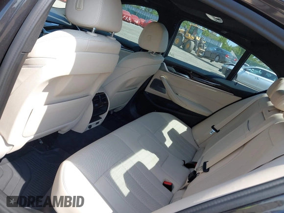 2021 BMW 5 Series 530i xDrive с VIN WBA13BJ04MCF43555, выставлен на аукционе IAAI как лот 42169253 с пробегом 43 501 миль миль и . История ставок и продаж доступна на DreamBid. Изображение 21.
