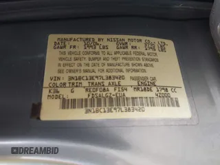 2007 Nissan Versa SL z VIN 3N1BC13E97L383420, wystawiony jako IAAI lot #42254796 z przebiegiem 141 987 mil mil oraz . Historia ofert i sprzedaży dostępna na DreamBid. Obrazek 9.