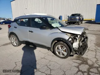 2018 Nissan Kicks SR with VIN 3N1CP5CUXJL545800, listed as a Copart auction lot 85266294 with 94,612 mi miles and Non Repairable. Bid and sale history available at carsss.com. Image 4.