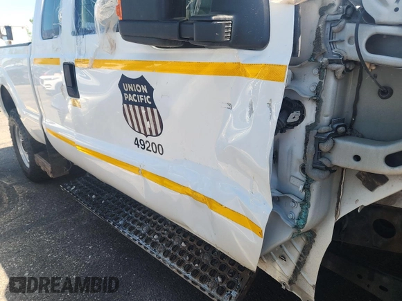 2014 Ford F-250 XL with VIN 1FT7X2B61EEB37353, listed as a IAAI auction lot 42587665 with 123,533 mi miles and . Bid and sale history available at DreamBid. Image 10.