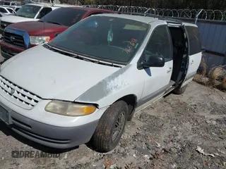 2000 Chrysler Voyager SE z VIN 1C4GJ44G5YB765618, wystawiony jako IAAI lot #41620854 z przebiegiem 179 090 mil mil oraz . Historia ofert i sprzedaży dostępna na DreamBid. Obrazek 2.