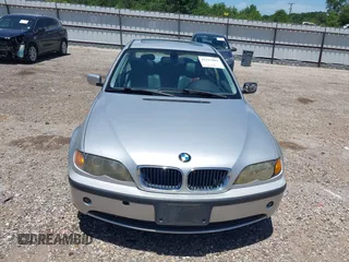 2003 BMW 3 Series 325i z VIN WBAEV334X3KL87573, wystawiony jako IAAI lot #42311092 z przebiegiem 262 326 mil mil oraz . Historia ofert i sprzedaży dostępna na DreamBid. Obrazek 12.