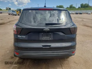 2017 Ford Escape S z VIN 1FMCU0F78HUE91357, wystawiony jako Copart lot #62545785 z przebiegiem 55 002 mil mil oraz Szkoda całkowita • Salvage title. Historia ofert i sprzedaży dostępna na DreamBid. Obrazek 6.