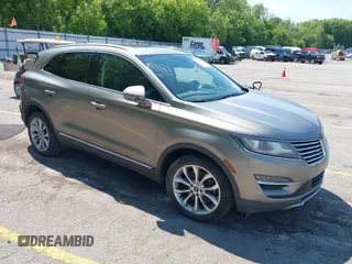 2017 Lincoln MKC Select z VIN 5LMCJ2D9XHUL46424, wystawiony jako IAAI lot #42363939 z przebiegiem Nie podano mil oraz . Historia ofert i sprzedaży dostępna na DreamBid. Obrazek 1.