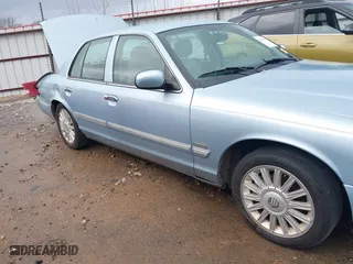 2009 Mercury Grand Marquis LS with VIN 2MEHM75V99X618418, listed as a IAAI auction lot 41104998 with 72,658 mi miles. Bid and sale history available at carsss.com. Image 14.