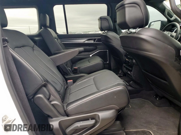 2024 Jeep Wagoneer Series II with VIN 1C4SJVBP8RS133555, listed as a Copart auction lot 51334415 with 8,030 mi miles and Salvage title. Bid and sale history available at DreamBid. Image 11.