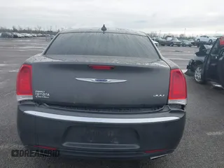 2019 Chrysler 300 Limited with VIN 2C3CCAKG5KH594978, listed as a IAAI auction lot 41261006 with 184,890 mi miles. Bid and sale history available at carsss.com. Image 16.
