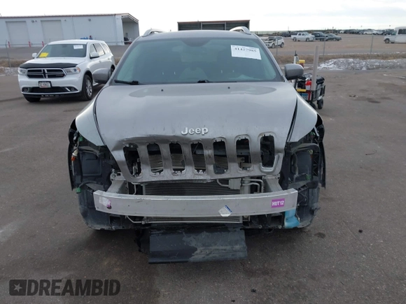 2018 Jeep Cherokee Limited with VIN 1C4PJMDB6JD521944, listed as a IAAI auction lot 41427985 with 120,245 mi miles. Bid and sale history available at carsss.com. Image 13.