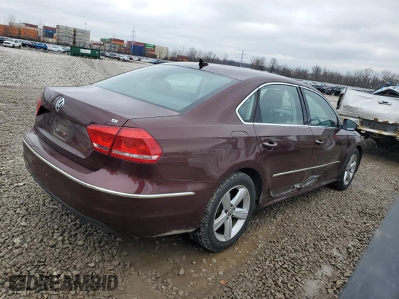 2012 Volkswagen Passat SE z VIN 1VWBH7A33CC031083, wystawiony jako Copart lot #44136025 z przebiegiem 122 007 mil mil oraz Szkoda całkowita • Salvage title. Historia ofert i sprzedaży dostępna na DreamBid. Obrazek 3.